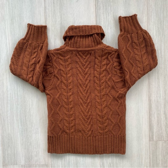 warm sweater with neck - Picture 2 of 3